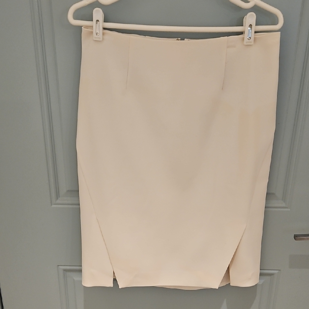 White House Black Market Cream Pencil Skirt Knee-Length